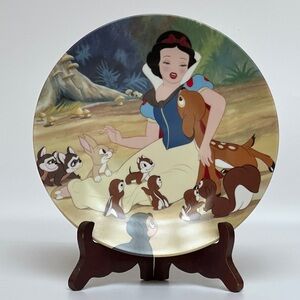 Knowles Collector Plate Disney’s Snow White – “With a Smile and a Song” (1991)